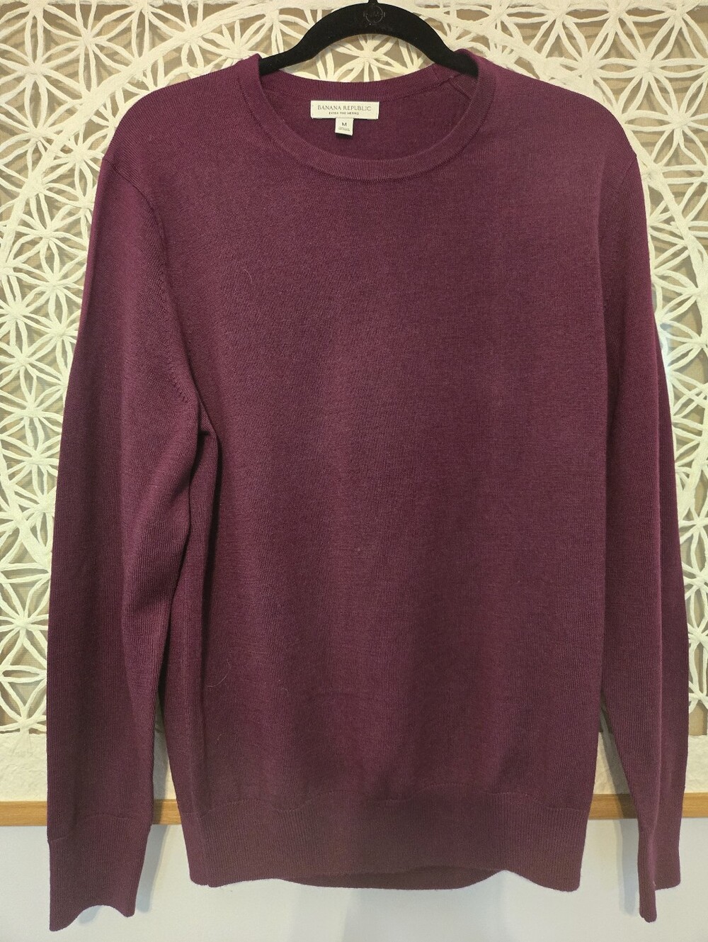 Banana Republic Men's Deep Plum Crewneck Sweater 100% Merino Wool Knit